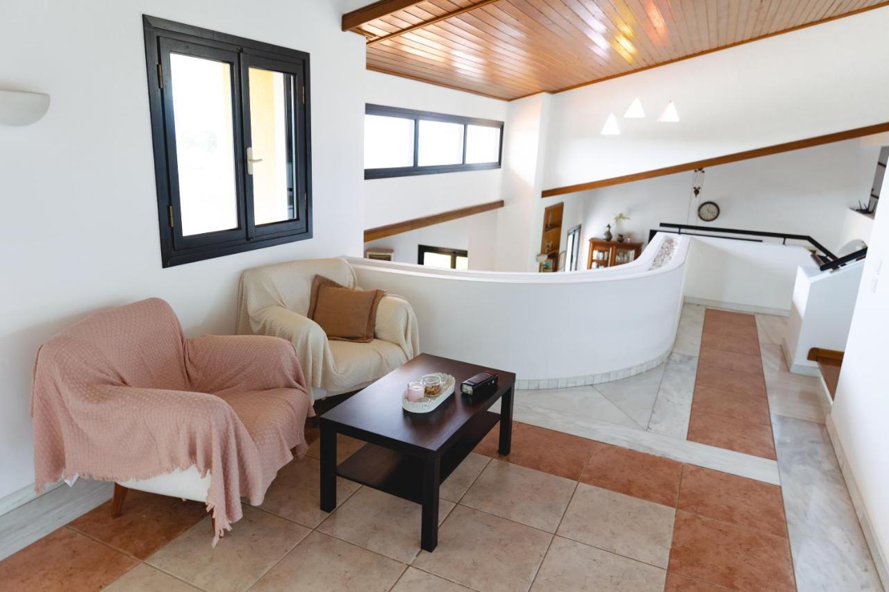 Kouvelia Country Home Luxury Villa Rental Nerotriviá Dış mekan fotoğraf